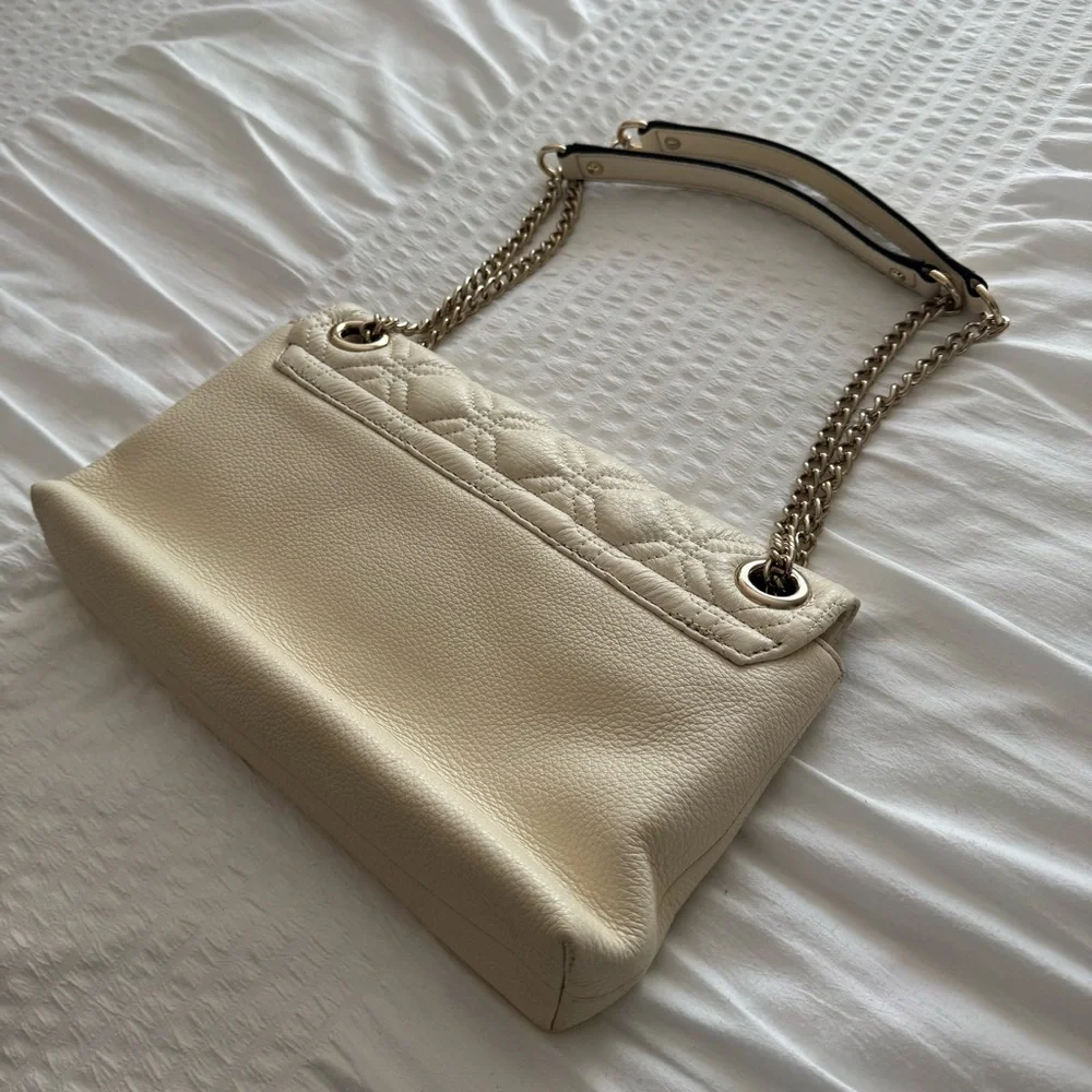 Kate Spade Astor Court Cynthia Shoulder Bag In Cream with Gold-tone Hardware